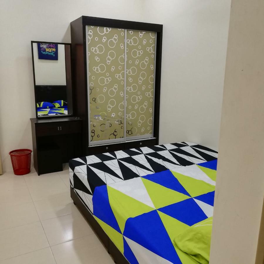 Neesa Homestay Bukit Gambang-Muslim Dış mekan fotoğraf
