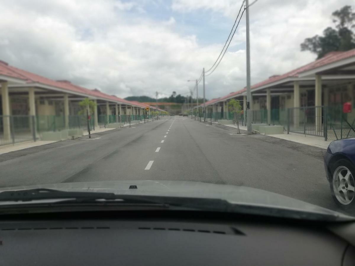 Neesa Homestay Bukit Gambang-Muslim Dış mekan fotoğraf