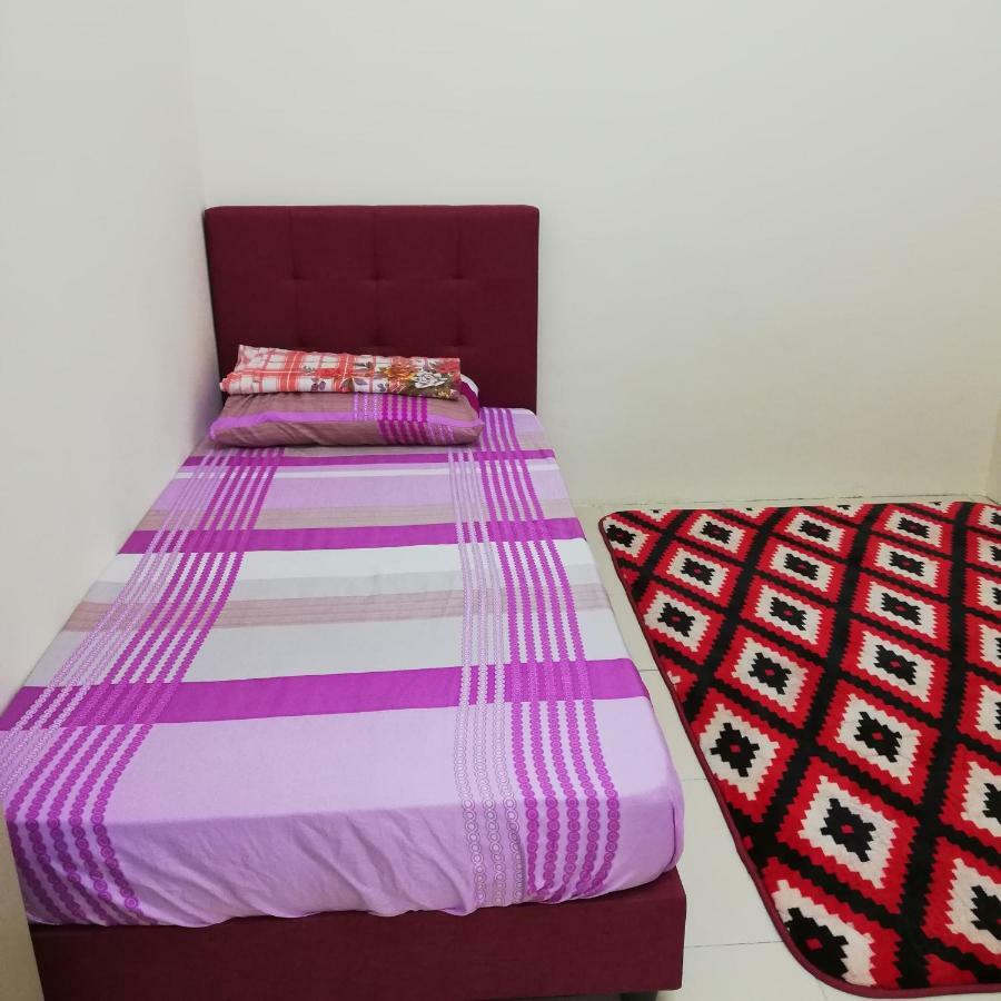 Neesa Homestay Bukit Gambang-Muslim Dış mekan fotoğraf