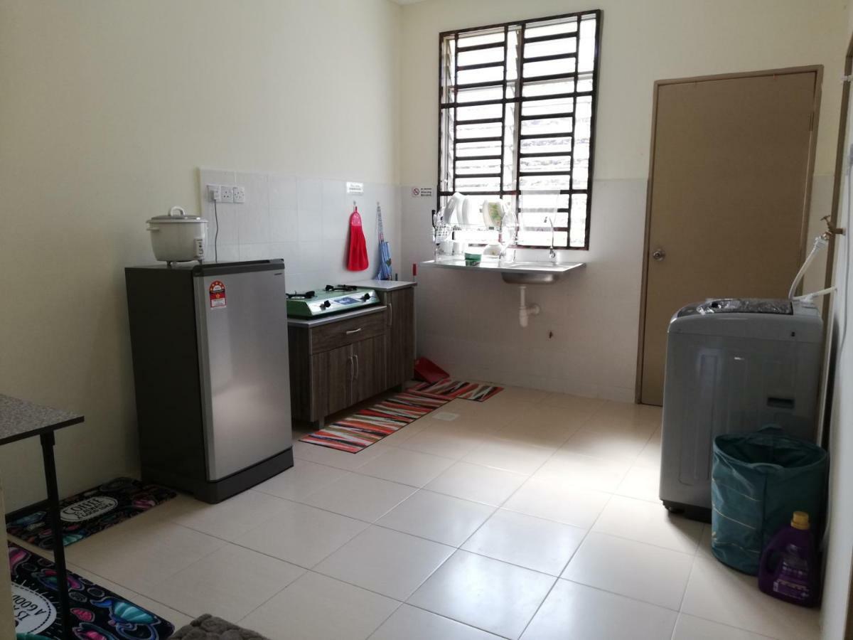 Neesa Homestay Bukit Gambang-Muslim Dış mekan fotoğraf